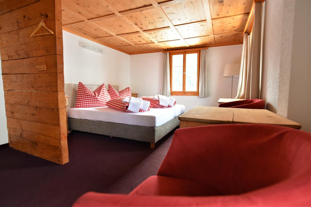 Alpina Lodge Bed & Breakfast Tschiertschen Bagian luar foto