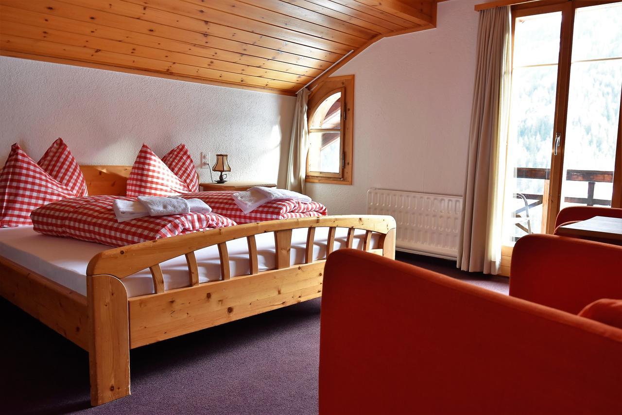 Alpina Lodge Bed & Breakfast Tschiertschen Bagian luar foto