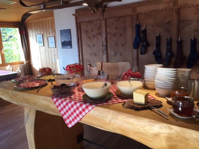 Alpina Lodge Bed & Breakfast Tschiertschen Bagian luar foto